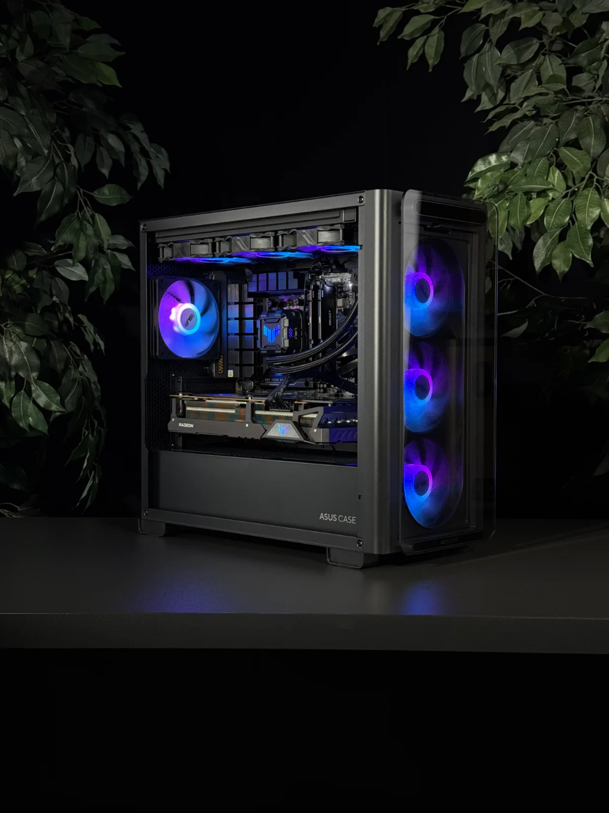 ASUS TUF Limited  Ryzen 7 7800X3D / RX 6700 XT 12 GB / 32 GB RAM / 2 TB SSD